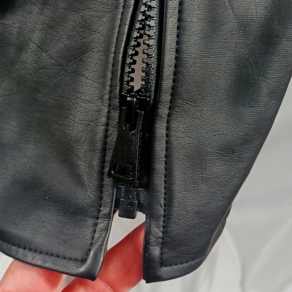 Women Plus Quilted Leather Jacket - Picture 5 of 11